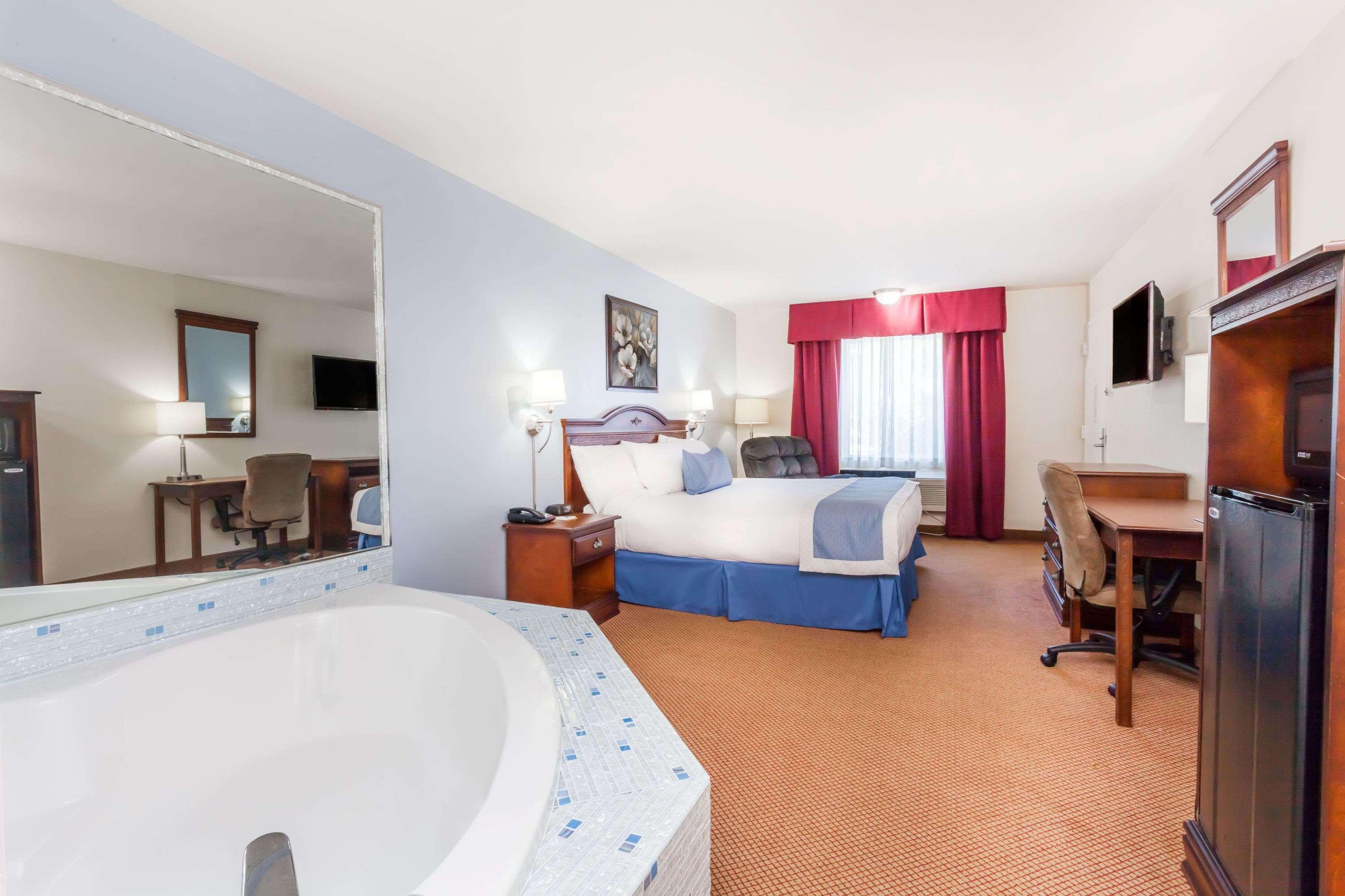 Days Inn By Wyndham Hampton Eksteriør bilde